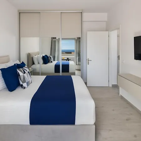 Montrez Santorini - 2 Bedroom Mesariá