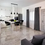 Montrez Santorini - 2 Bedroom Mesariá