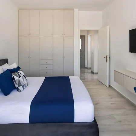 Montrez Santorini - 2 Bedroom * Mesariá
